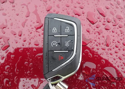 2024 Cadillac Lyriq Luxury W/1Sc z USA, uszkodzony, nr VIN 1GYKPPRL8RZ126071